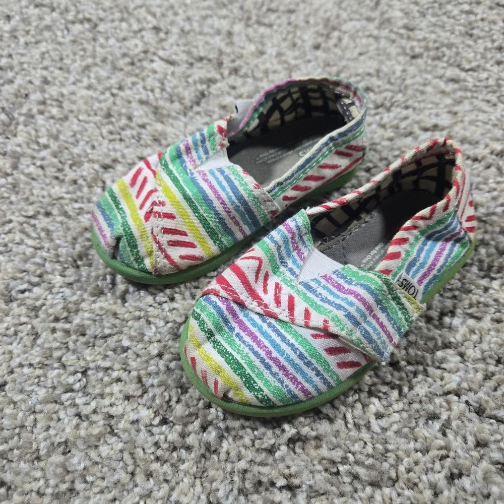 TOMS Tiny Alpargata Toddler Shoes | Rainbow Stripe Canvas | Size 5T‎